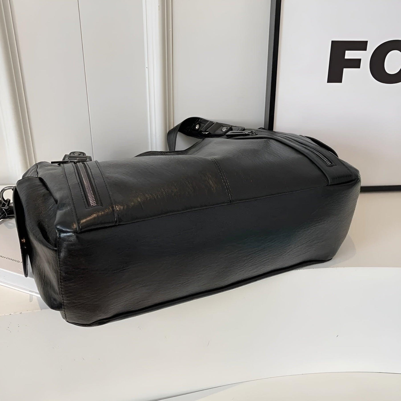 Selene™ – Axelväskan som förenar stil och funktionalitet.