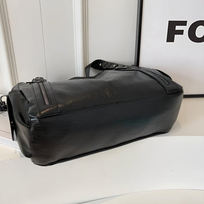 Selene™ – Axelväskan som förenar stil och funktionalitet.